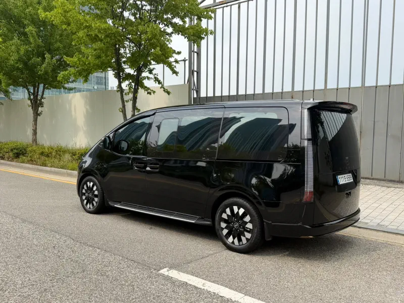 Hyundai Staria