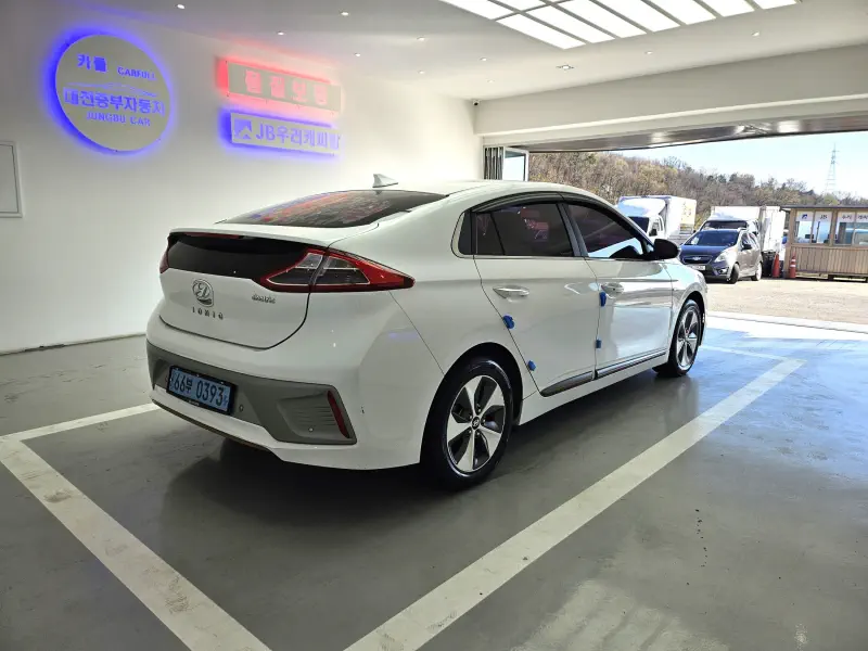 Hyundai Ioniq