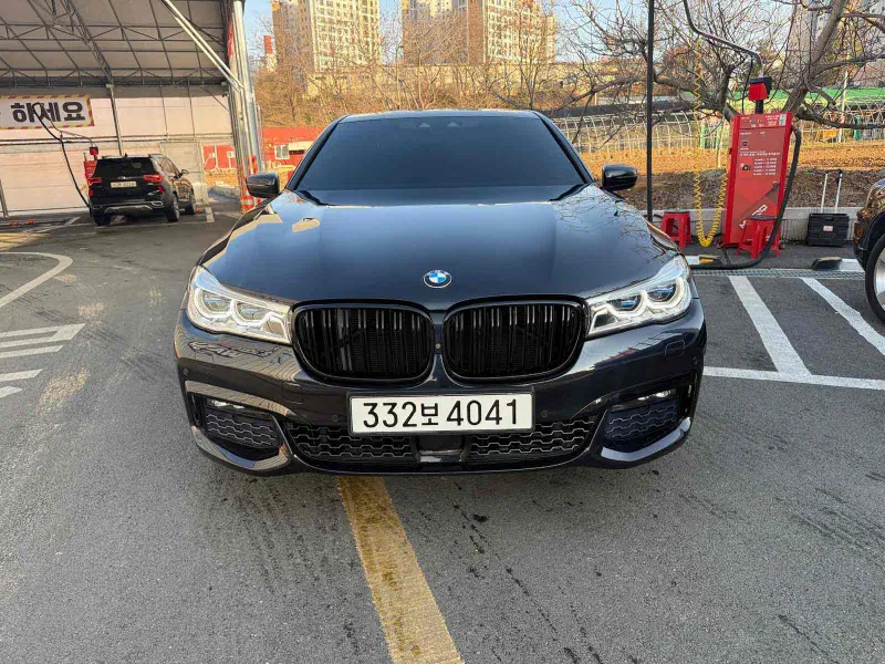 BMW 7-Series