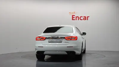 Maserati Quattroporte