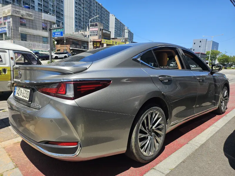Lexus ES300h