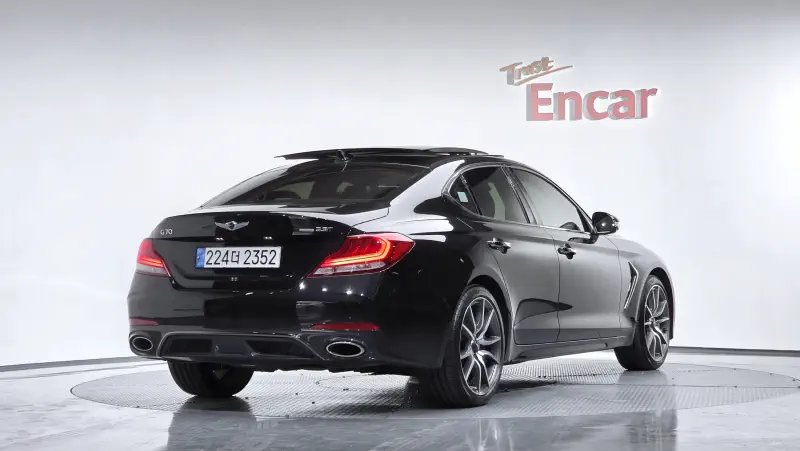 Genesis G70