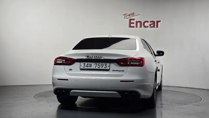Maserati Quattroporte