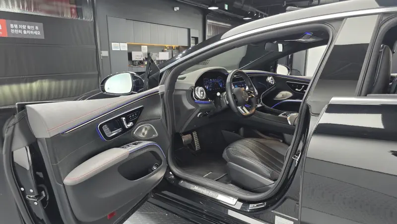 Mercedes-Benz EQS