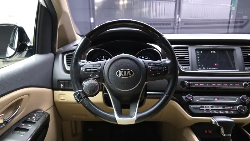 Kia Carnival