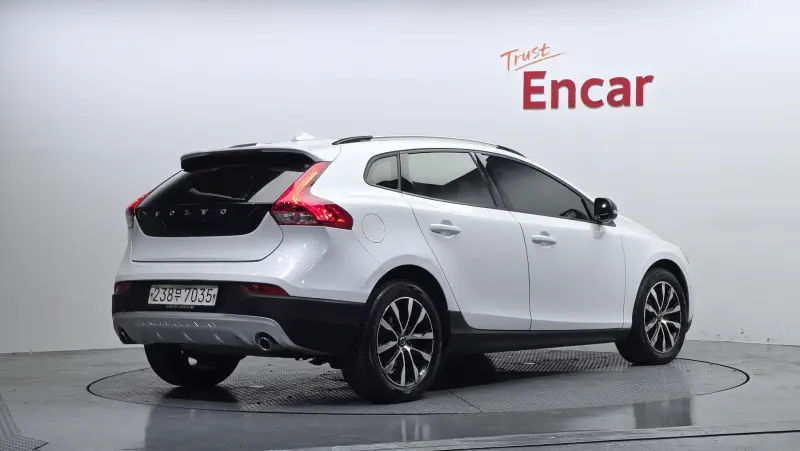 Volvo V40