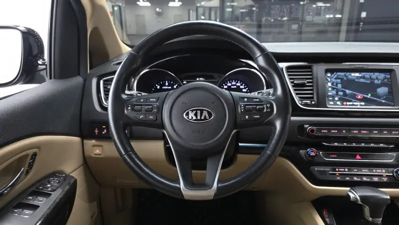 Kia Carnival