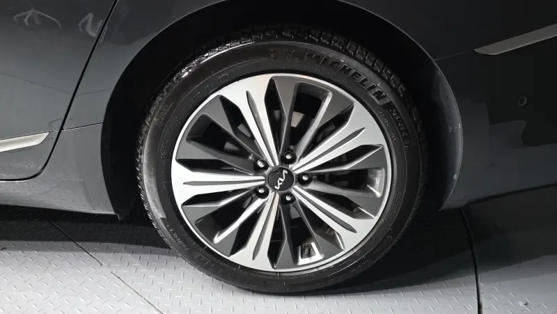 Kia K8