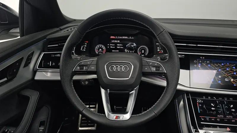 Audi Q8