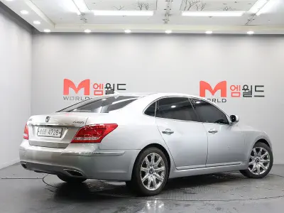 Hyundai Equus