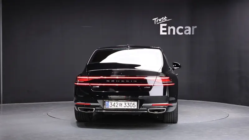 Genesis G90