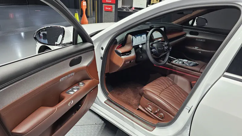Genesis G90