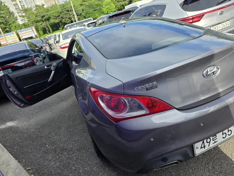 Hyundai Genesis