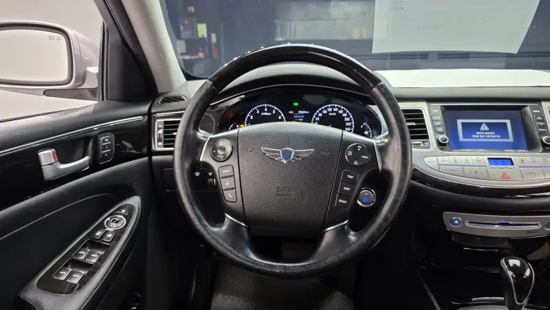 Hyundai Genesis