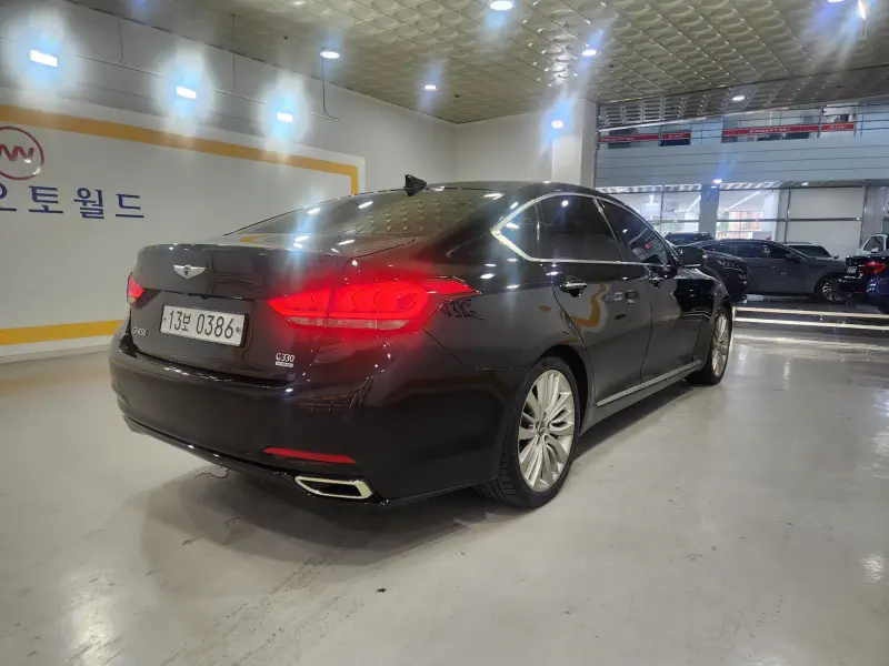 Hyundai Genesis