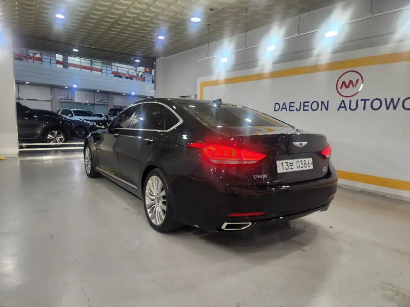 Hyundai Genesis