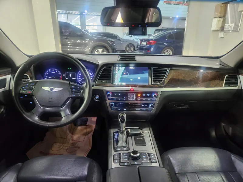 Hyundai Genesis