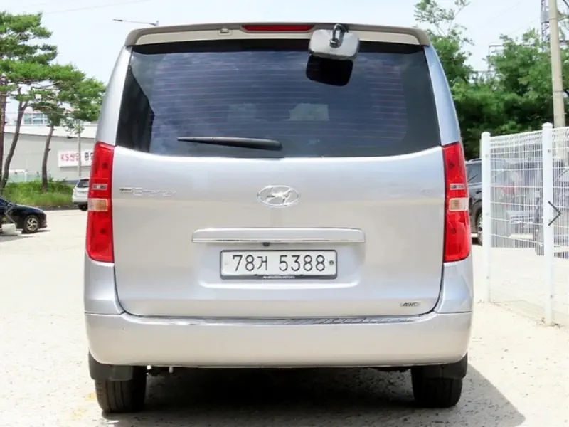 Hyundai Grand Starex