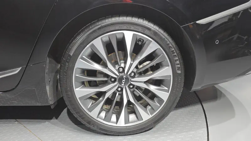 Kia K8