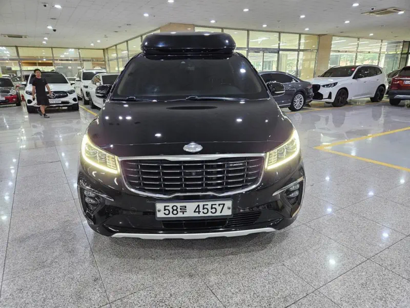 Kia Carnival