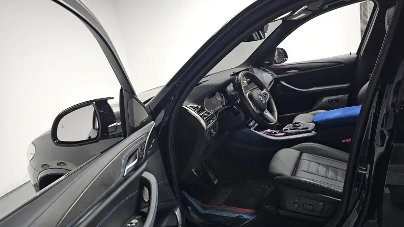 BMW iX3