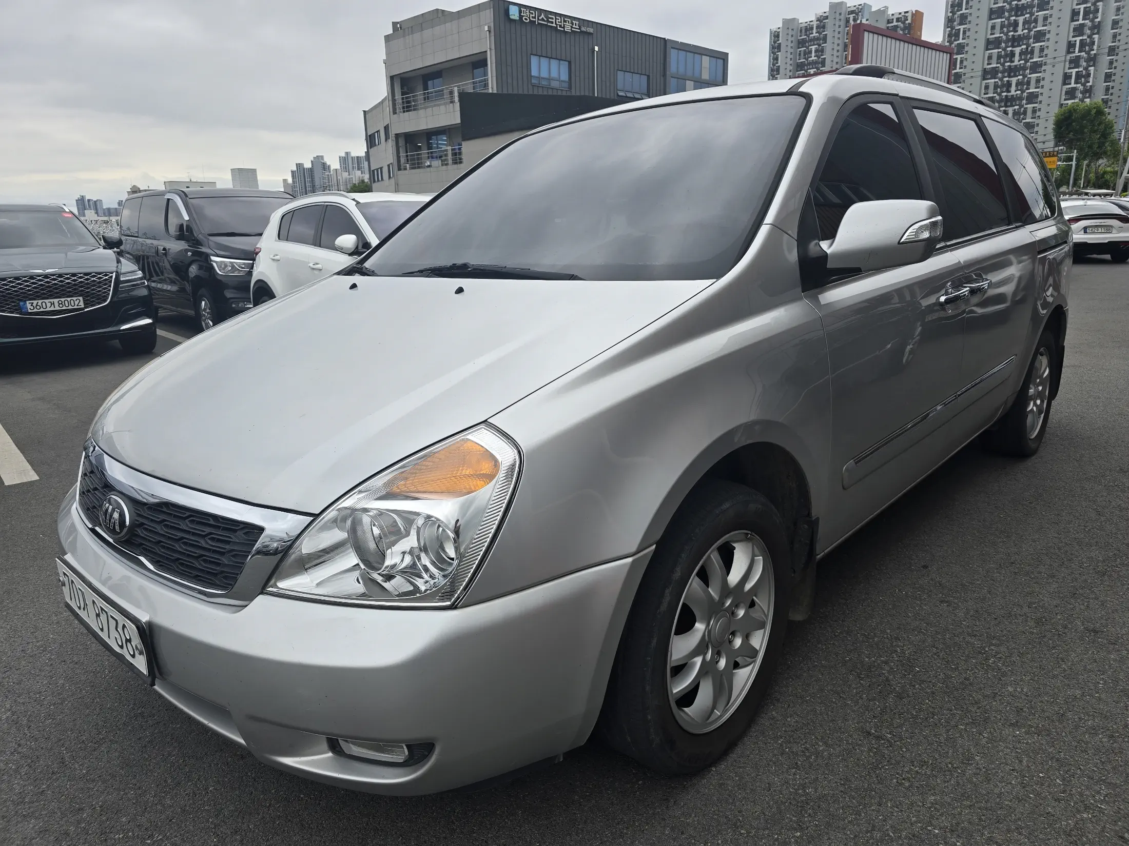 Kia Carnival 2012