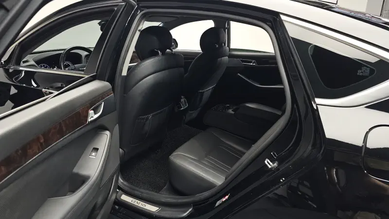 Купить Hyundai Genesis Seoul из Кореи