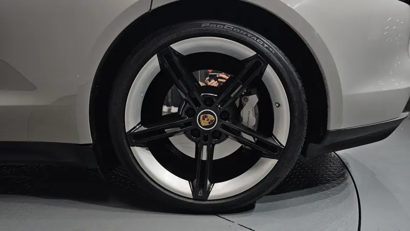 Porsche Taycan