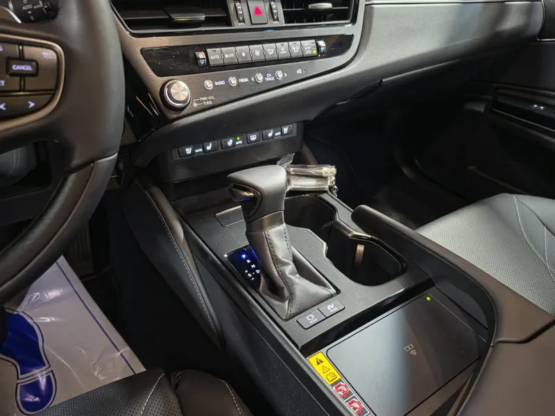 Lexus ES300h