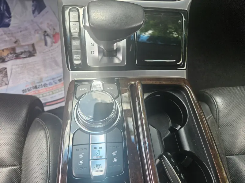 Genesis EQ900