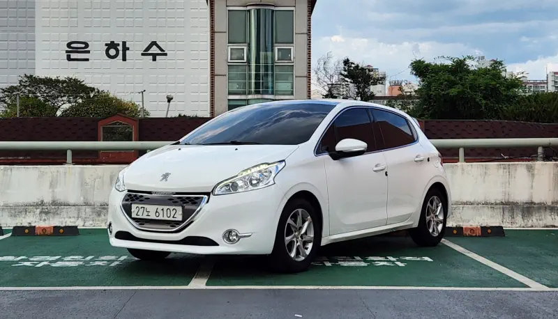 Peugeot 208