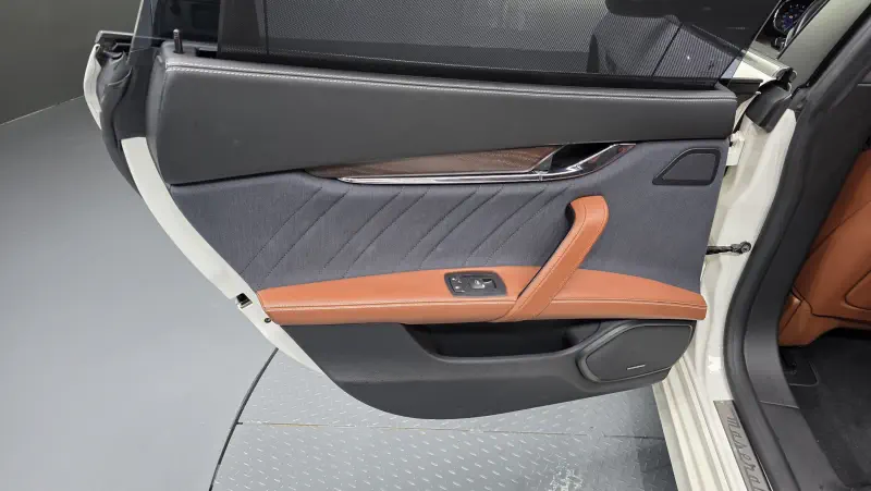 Maserati Quattroporte