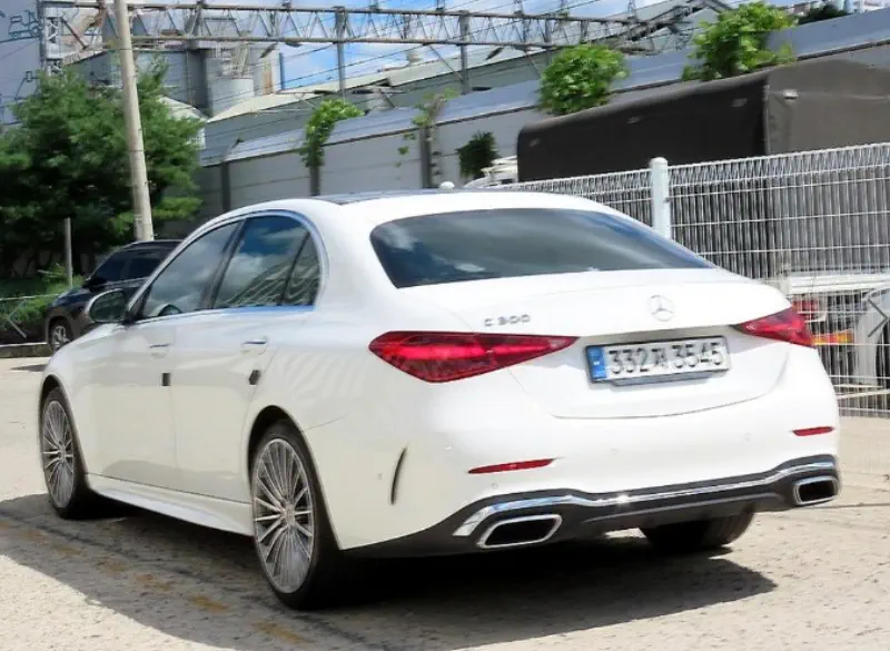 Mercedes-Benz C-Class