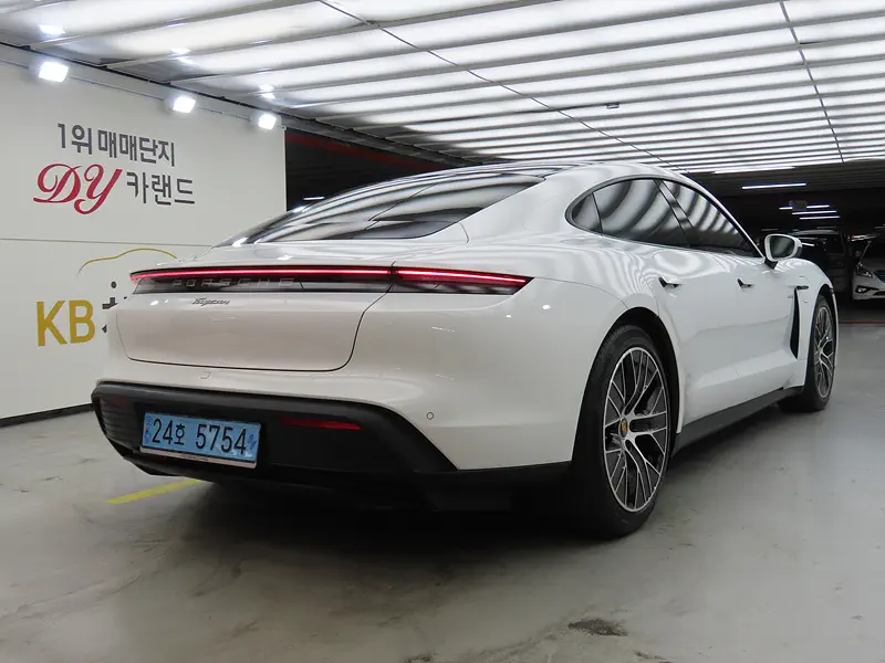 Porsche Taycan