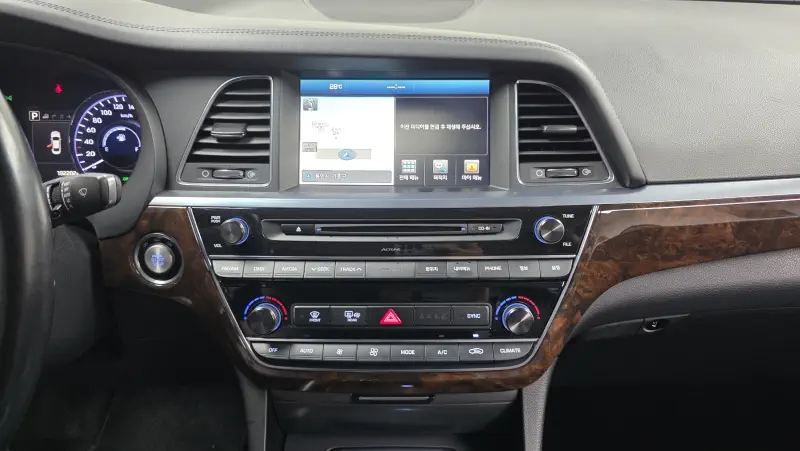 Hyundai Aslan