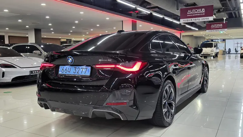 BMW i4