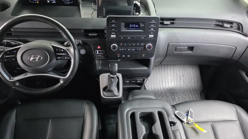 Hyundai Staria