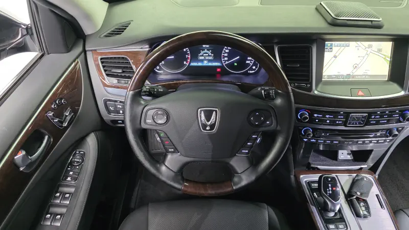 Hyundai Equus