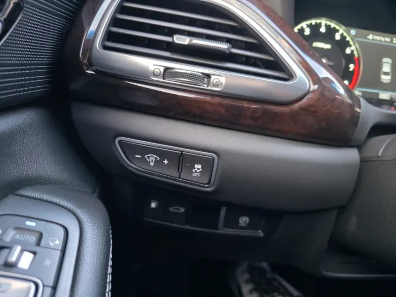 Genesis EQ900