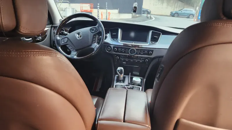Hyundai Equus