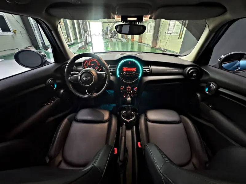 Mini Hatch