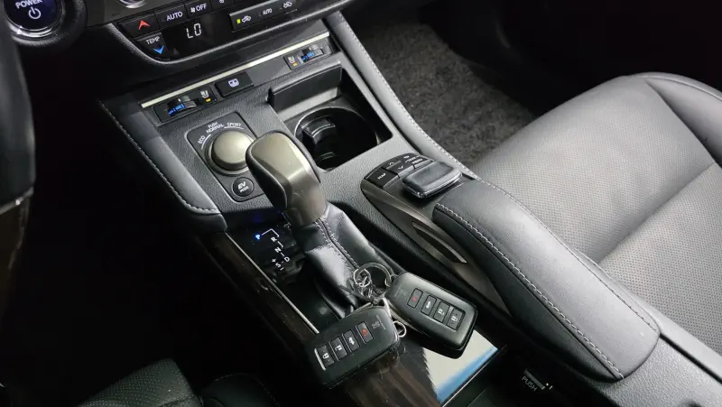 Lexus ES300h