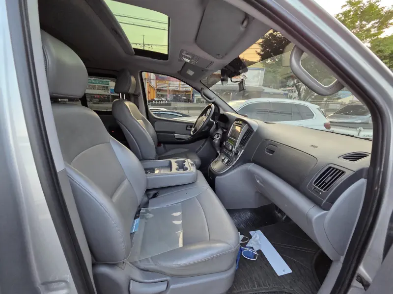 Hyundai Grand Starex