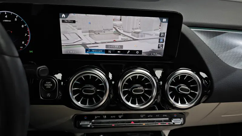 Mercedes-Benz GLA-Class