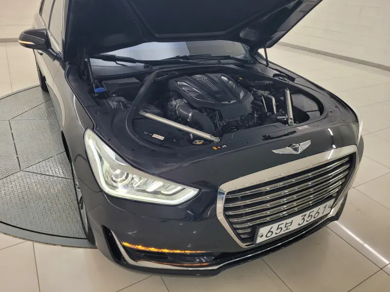 Genesis EQ900