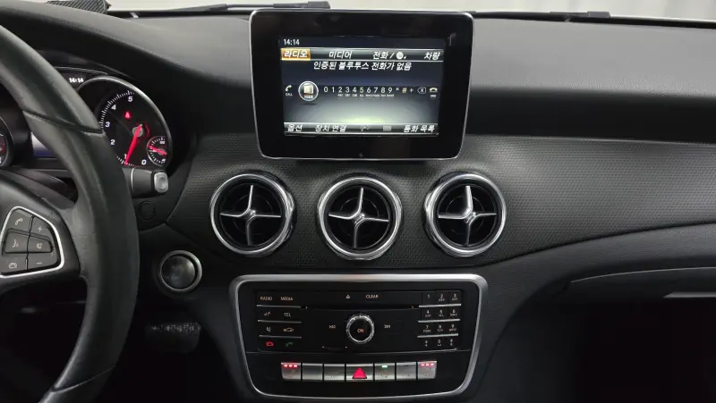 Mercedes-Benz GLA-Class