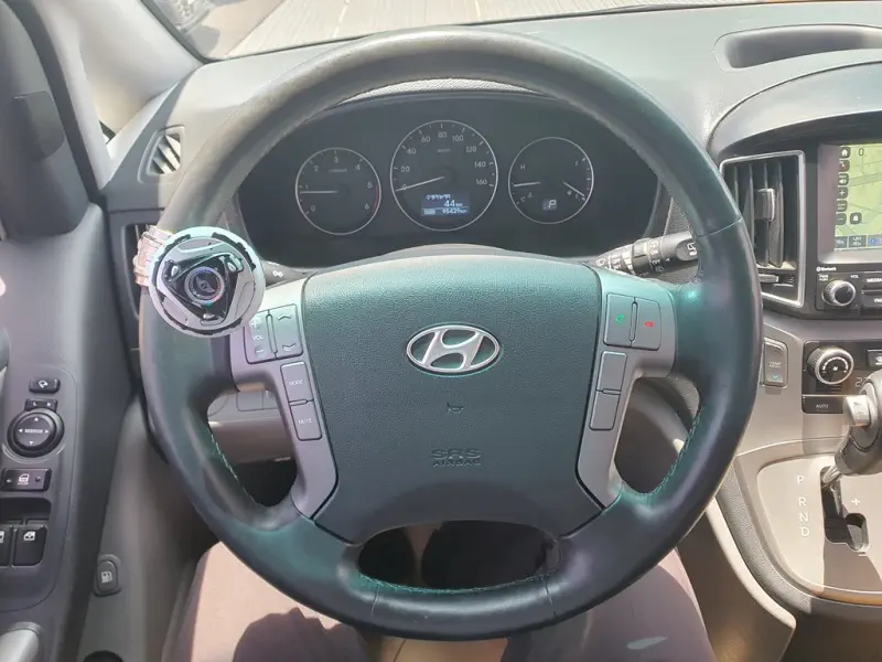 Hyundai Grand Starex