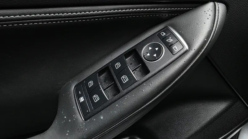 Infiniti Q30