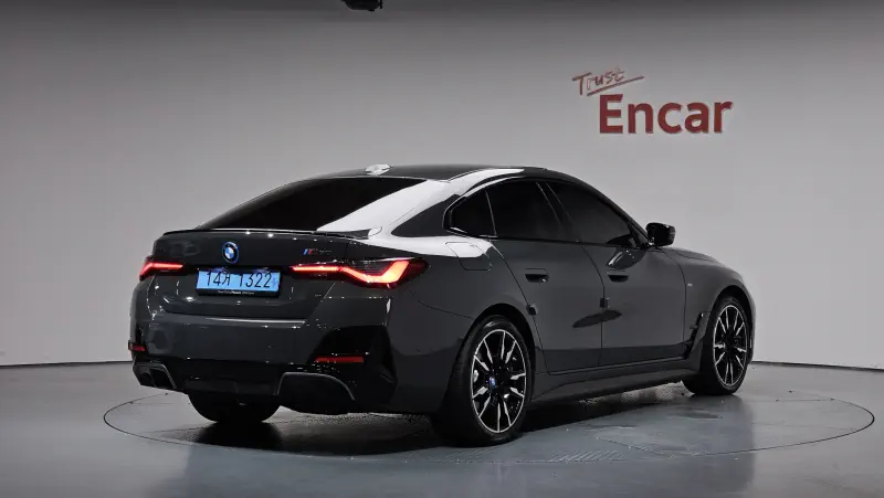 BMW i4