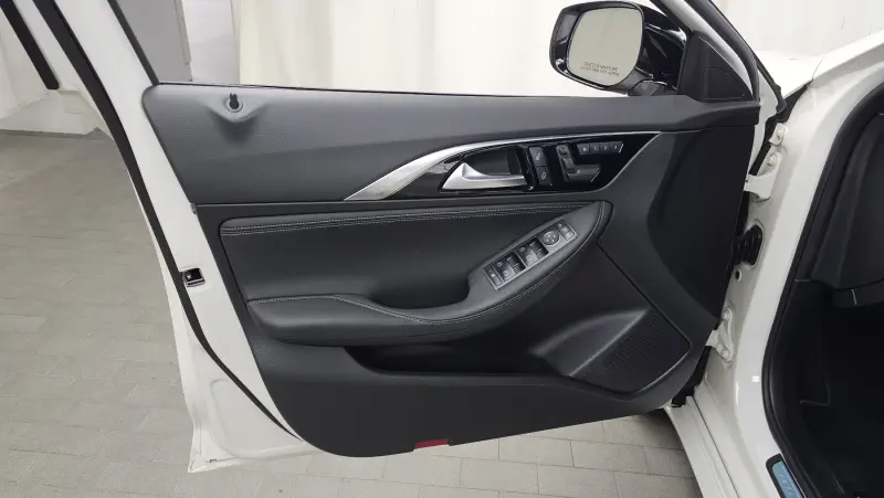 Infiniti Q30